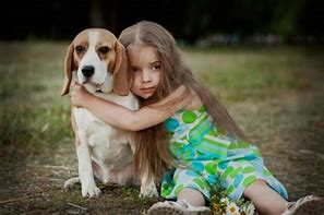 un cane e la bambina